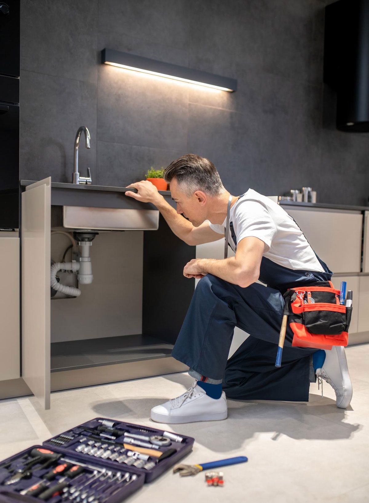 Как открутить фильтр для воды